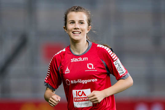 LB07s Andrea Begic jublar
