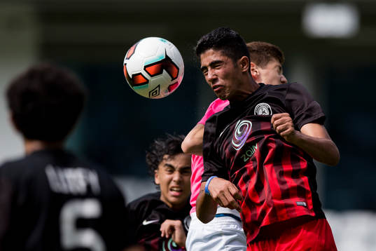 En Jordan Knights spelare nickar