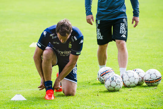 IFK Göteborgs Tobias Hysén tar på sig skorna