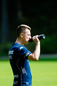 IFK Göteborgs Martin Smedberg Dalence dricker vatten