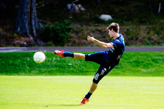 IFK Göteborgs Victor Sköld skjuter