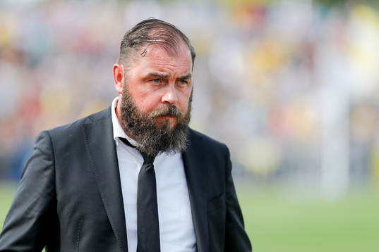 Örebros tränare Alexander Axén före  fotbollsmatchen i
