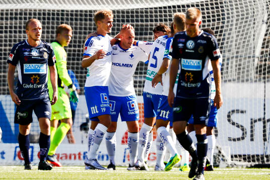 Norrköpings Christoffer Nyman och Daniel Sjölund jublar
