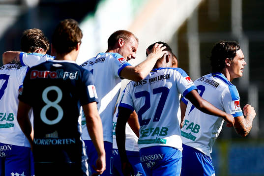 Norrköpings spelare jublar