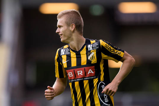 Häckens Lucas Hedlund jublar
