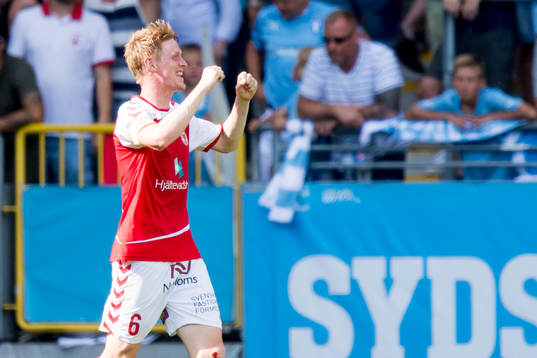 Kalmars Rasmus Elm jublar