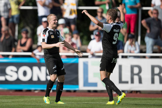 Örebros Daniel Gustavsson och Örebros Martin Broberg
