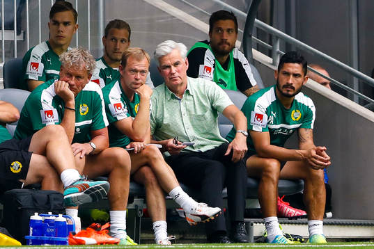 Hammarbys tränare Nanne Bergstrand  på bänken