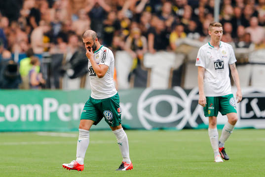 Hammarbys Kennedy Bakircioglu deppar när han byts ut