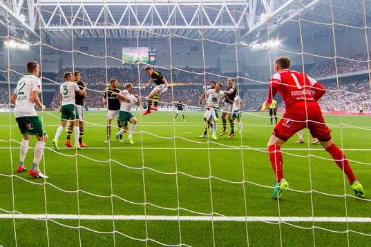 s Haukur Heidar Hauksson nickar in 0-1 bakom Hammarbys
