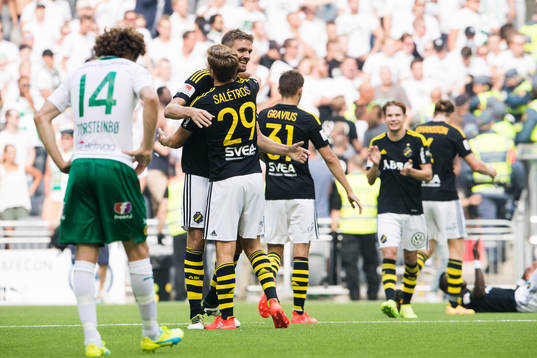 s Per Karlsson och Anton Jönsson Salétros jublar