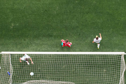Hammarbys Birkir Már Saevarsson, målvakt Ögmundur
