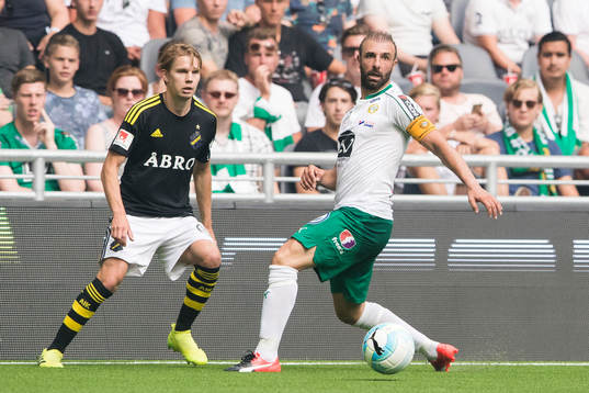 s Johan Blomberg och Hammarbys Kennedy Bakircioglu