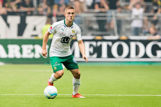 Hammarbys Mats Solheim med bollen