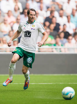 Hammarbys Johan Persson med bollen