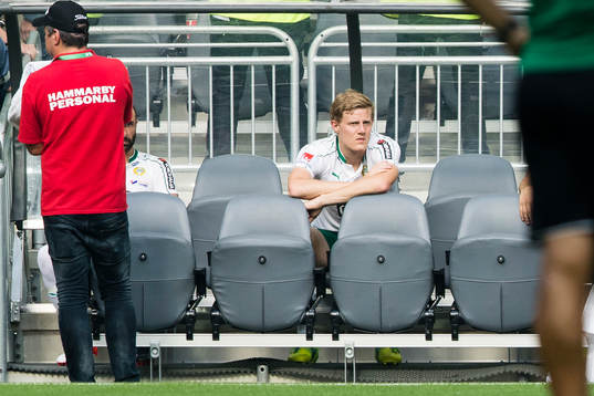 Hammarbys Lars Saetra ser deppig ut
