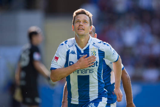 IFK Göteborgs Mads Albeck jublar