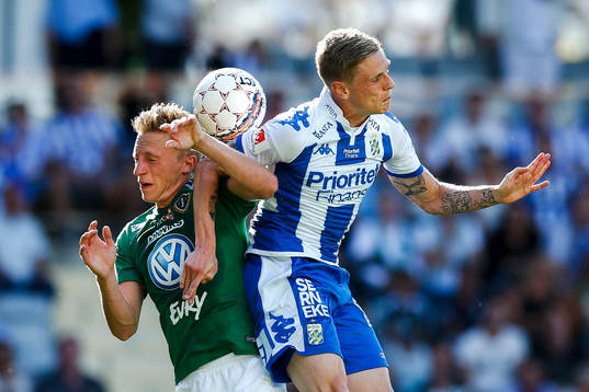 Jönköpings Joakim Karlsson och IFK Göteborgs Sören Rieks