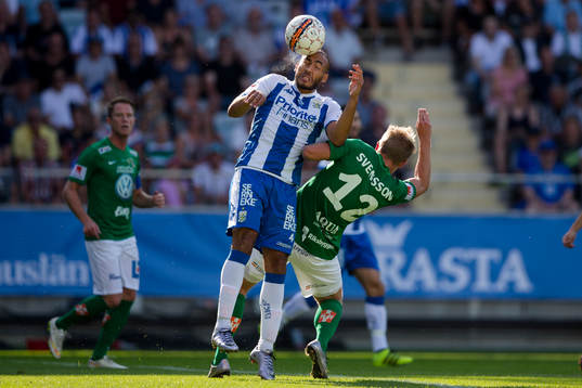 IFK Göteborgs Haitam Aleesami i nickduell med Jönköpings