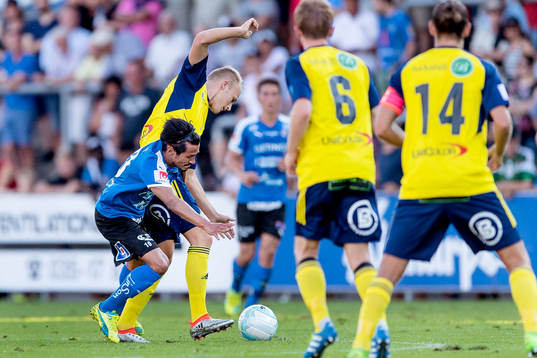 Halmstads Antonio Rojas och Ängelholms Christian Ljungberg