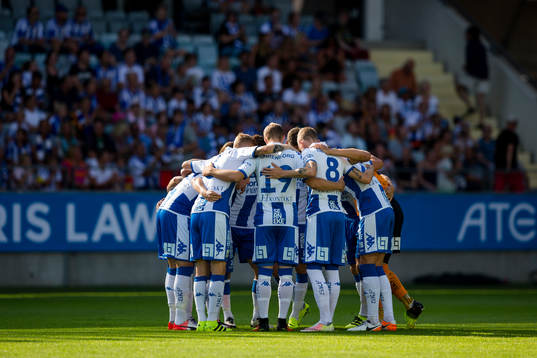 IFK Göteborg samlade innan avspark i fotbollsmatchen i