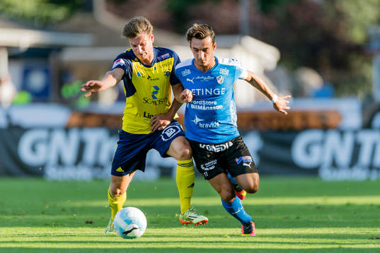Ängelholms Axel Grahn och Halmstads Sead Haksabanovic
