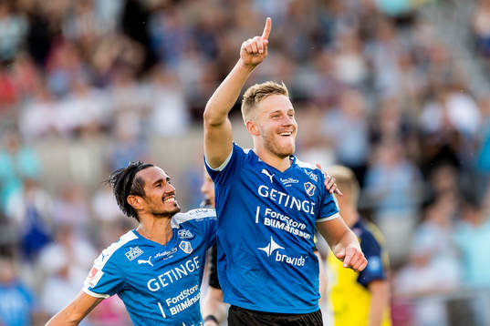 Halmstads Alexander Ruud Tveter (h) jublar
