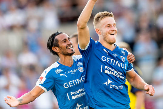 Halmstads Alexander Ruud Tveter (h) jublar