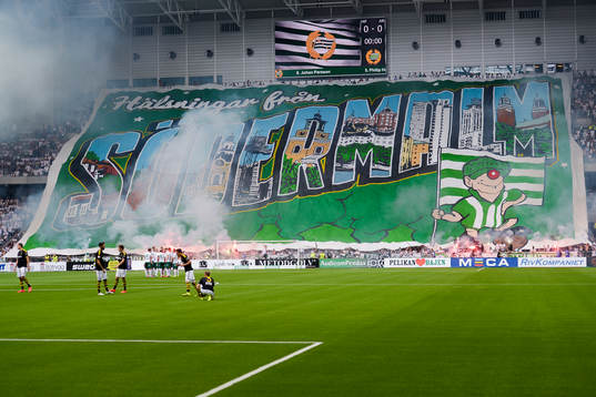 16072 Hammarbys supportrar med tifo före fotbollsmatchen i
