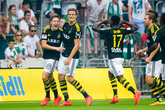 s Haukur Heidar Hauksson jublar