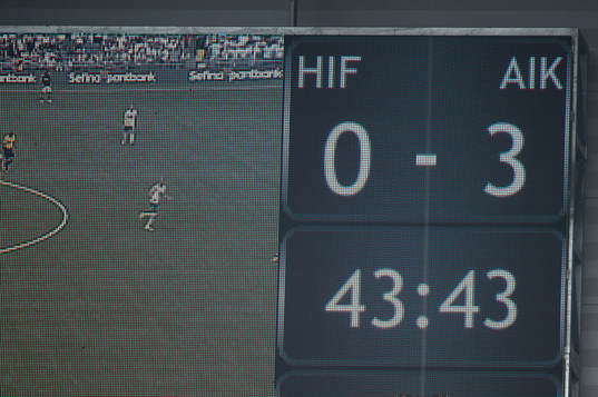 Resultattavlan visar 0-3 i första halvlek