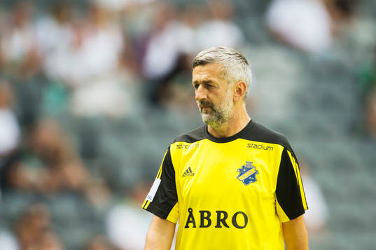 s assisterande tränare Nebojsa Novakovic