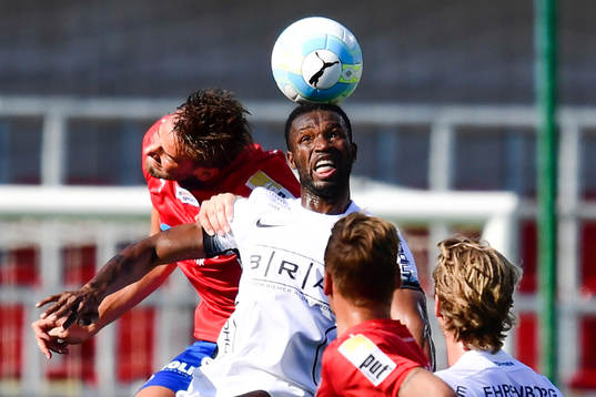 Helsingborgs Mikael Dahlberg  och Häckens Mohammed