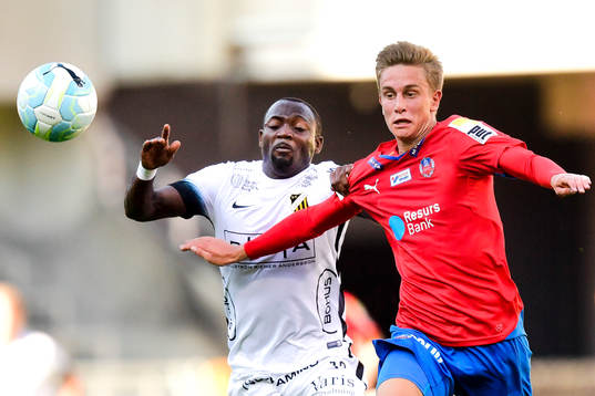 Häckens John Owoeri och Helsingborgs Felix Bindelöv