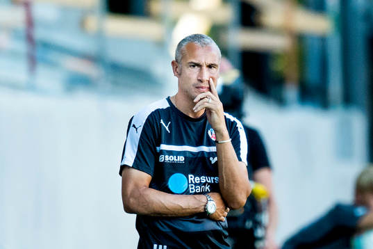 Helsingborgs manager Henrik Larsson deppar