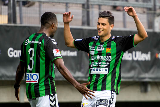 GAIS Liam Loyd Davies och Luka Mijaljevic jublar