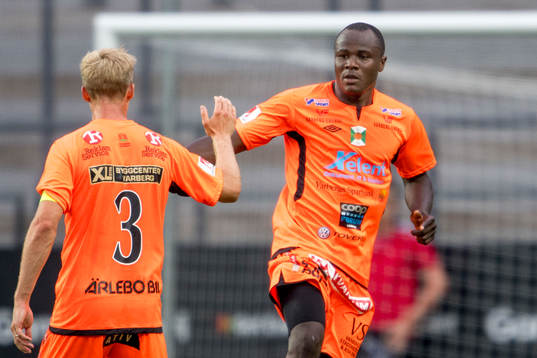 Varbergs Nsima Peter jublar