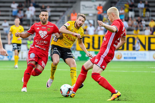 Östersunds Saman Ghoddos och Elfsborgs Marcus Rohdén