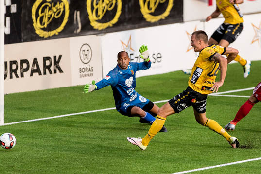 Elfsborgs Viktor Prodell gör 1-0 och jublar