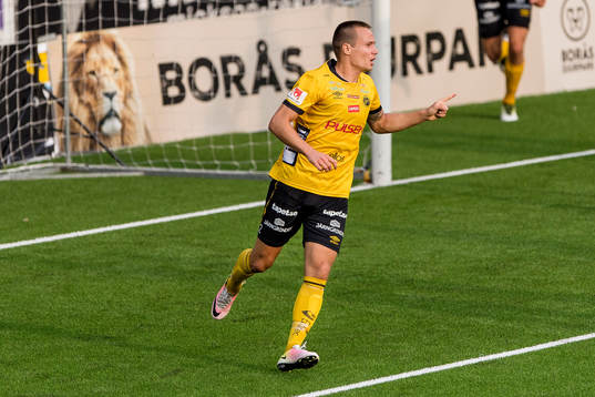 Elfsborgs Viktor Prodell gör 1-0 och jublar