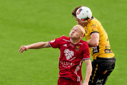 Östersunds Piotr Johansson och Elfsborgs Jörgen Horn