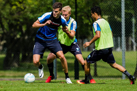 Malmö FFs Alexander Jeremejeff i duell