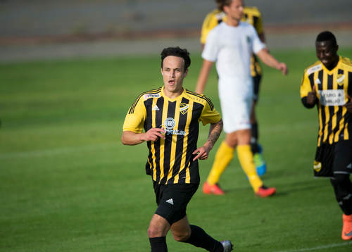 IFK Hässleholms Karim Al-Asi gör 2-0 i matchen i division
