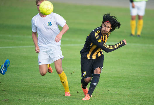 IFK Hässleholms Ameer Naseer i matchen i division 2 mellan