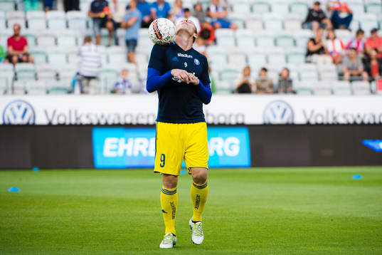 HJK Helsingfors Mikael Forsell värmer upp