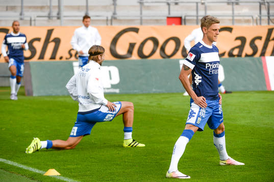 IFK Göteborgs Sören Rieks värmer upp före