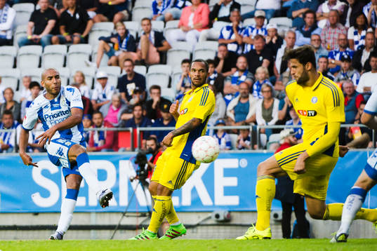 IFK Göteborgs Haitam Aleesami skjuter