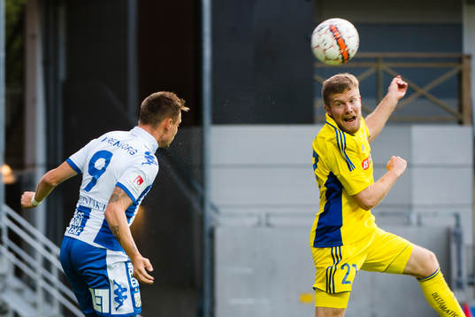 IFK Göteborgs Jakob Ankersen och HJK Helsingfors Sebastian
