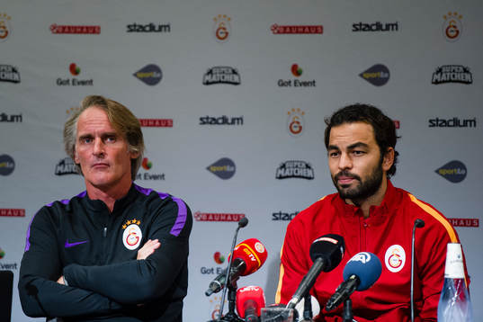 Galatasarays tränare Jan Olde Riekerink och Selcuk Inan