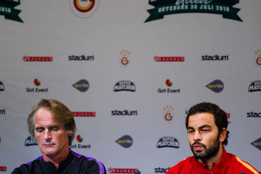 Galatasarays tränare Jan Olde Riekerink och Selcuk Inan